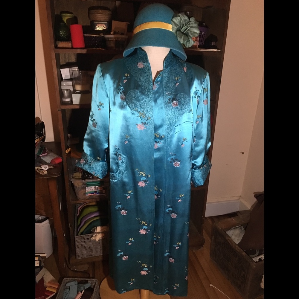 Vintage/antique 100% silk satin kimono very chic!